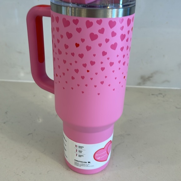 LIMITED STANLEY 40oz 2025 tumbler ( pink hearts ) Target limited edition PINK!! - Picture 4 of 5